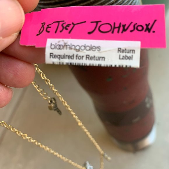 Betsey Johnson Necklace - Picture 6 of 7